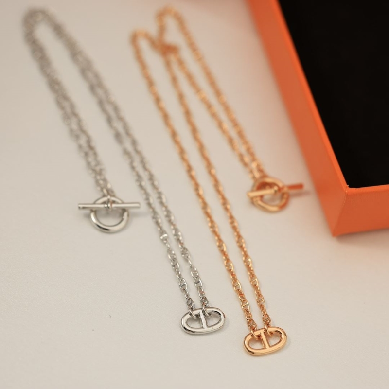 H**me5 necklaces